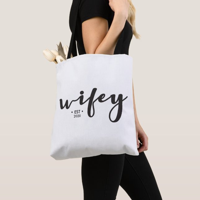 "Timeless Wifey Tote: Personalized Wedding Year Ba Tote Bag (Close Up)