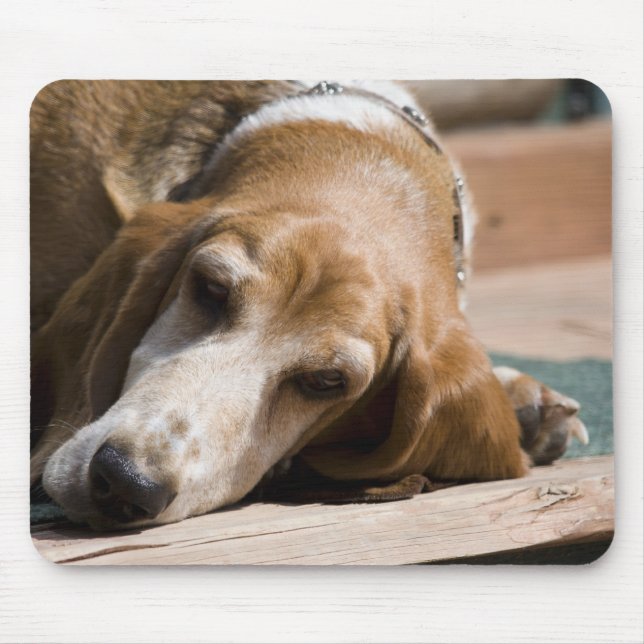 tired basset hound mouse pad (Front)