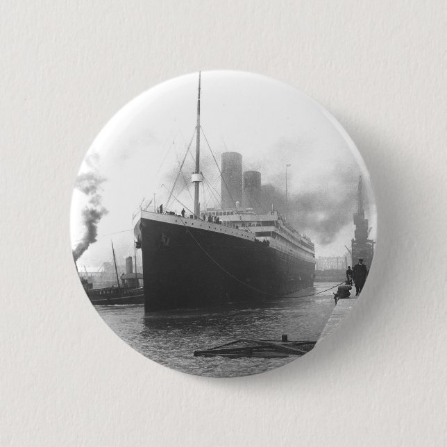 Titanic at the docks of Southampton Button (Front)