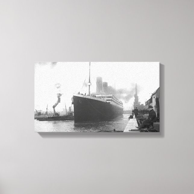 Titanic at the docks of Southampton Canvas Print (Front)