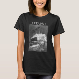 Titanic Sinking Hitting Iceberg Vintage Memorabil T-Shirt