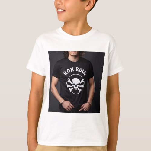 Title Skull  Crossbones Rock n Roll Tee T_Shirt