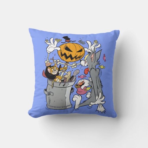 Tom  Jerry  Boo to Tom Throw Pillow