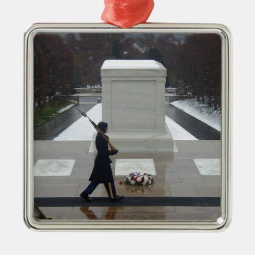 Tomb of the unknown soldier metal ornament