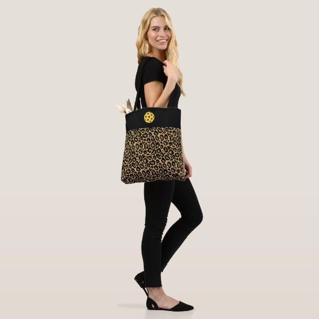 Tote Leopard (On Model)