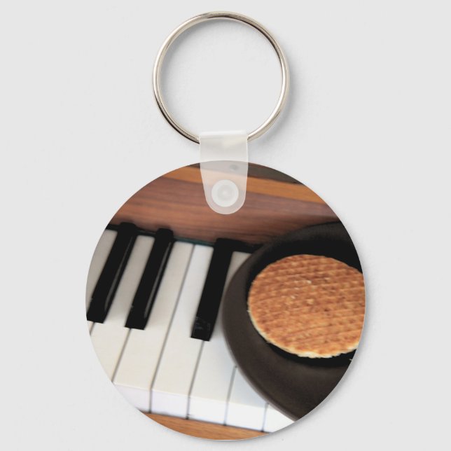 Tout Va Bien – Stroopwafel & Piano Key Holder Keychain (Front)