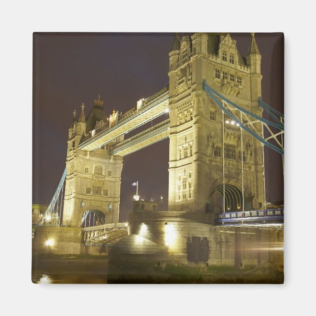 Tower Bridge and River Thames at dusk, London, Magnet (Front)