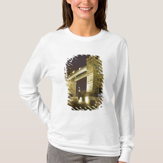 Tower Bridge and River Thames at dusk, London, T-Shirt (Front)