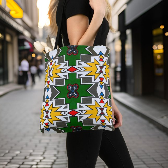 Traditional African Art Pattern City Chic Fashion Crossbody Bag (Traditional African Art Pattern City Chic Fashion Crossbody Bag Shopping Closeup)