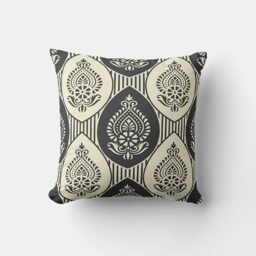 Traditional Asian damask seamless pattern Throw Pillow