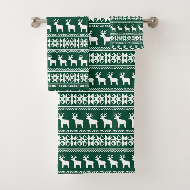 Traditional Green Christmas Reindeer Snowflake Bath Towel Set (Insitu)