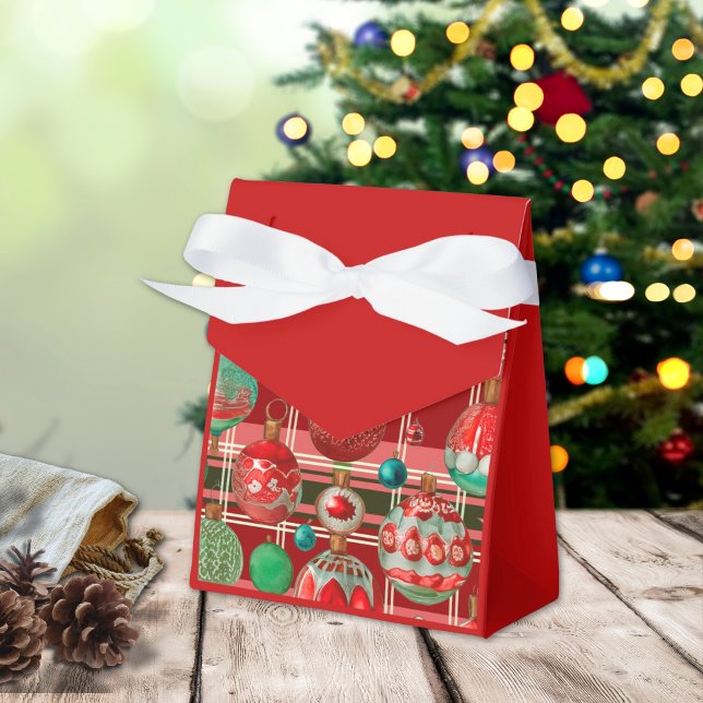 Traditional Red Green Plaid Holiday Favor Boxes (Creator Uploaded)