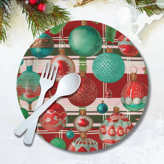 Traditional Red Green Plaid Holiday Paper Plates (Creator Uploaded)