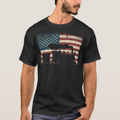Train Locomotive Steam Train American Flag T_Shirt