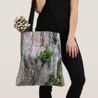 TREE-HUGGERS DELIGHT/TREE TRUNK WITH MOSS AND KNOT