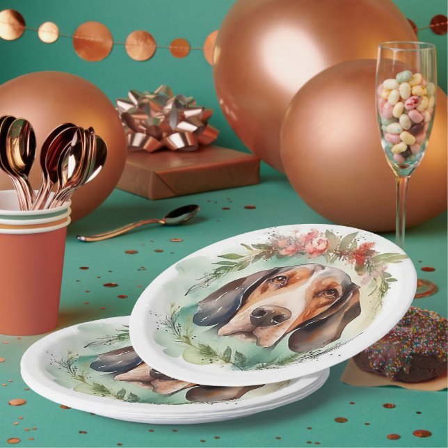 Treeing Walker Christmas Wreath Festive Pup  Paper Plates (Multi)