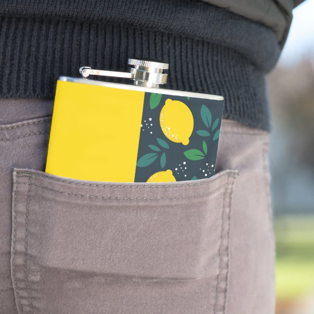 trend trendy fall fashion women trendy queen hoodi flask (In Situ)