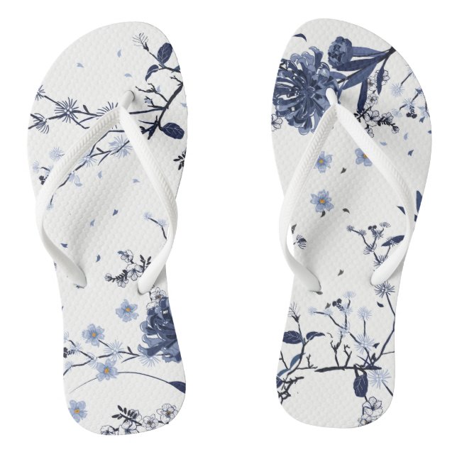 trend trendy fall fashion women trendy queen hoodi flip flops (Footbed)
