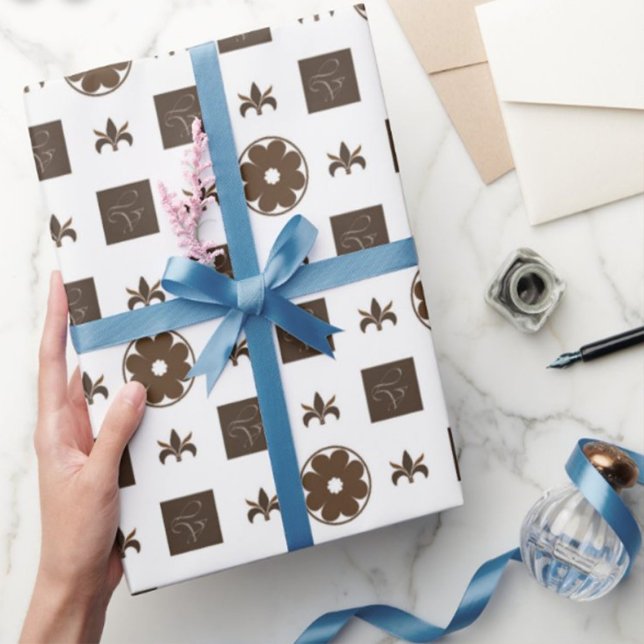 Trendy and Elegant Checkered Pattern Wrapping Paper (Creator Uploaded)