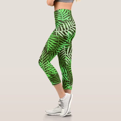 Trendy Tropical Palm Leaves Green Leaf Pattern Capri Leggings