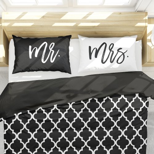 Trendy Typography Mr and Mrs Pillowcase