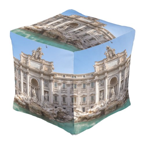Trevi Fountain at early morning _ Rome Italy Pouf