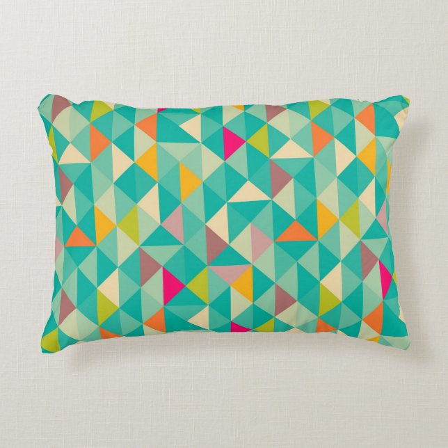 Triangles pattern decorative pillow (Front)