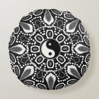 Tribal Black White Yin Yang Geometric Round Pillow