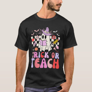 Trick Or Teach Groovy Teacher Halloween Retro Flor T-Shirt