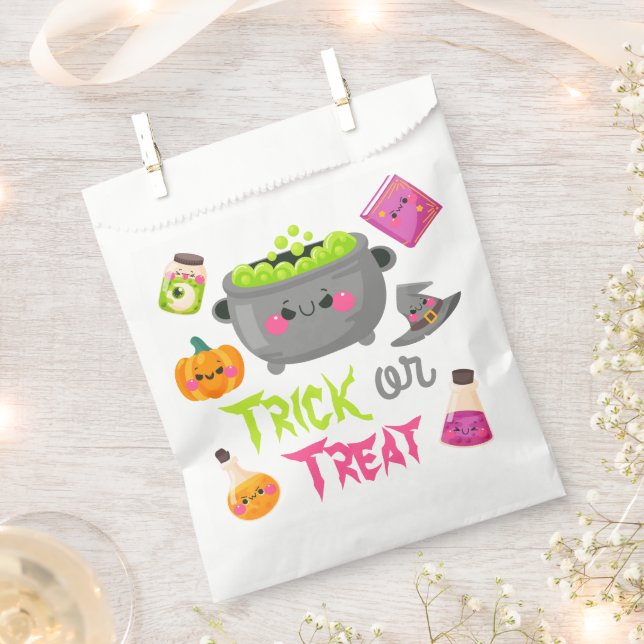 Trick or Treat Witch Cauldron Halloween Favor Bag (Clipped)