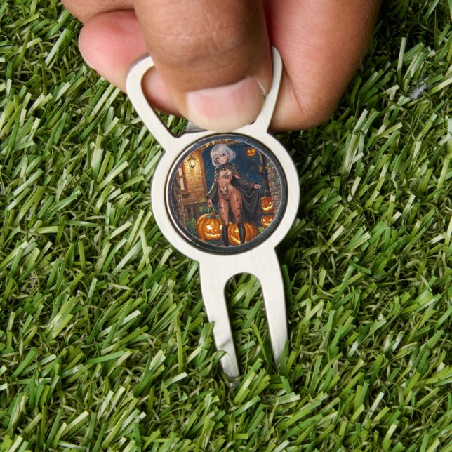 Trick or Treater, Brave Halloween Costume Girl Divot Tool (Insitu 1)