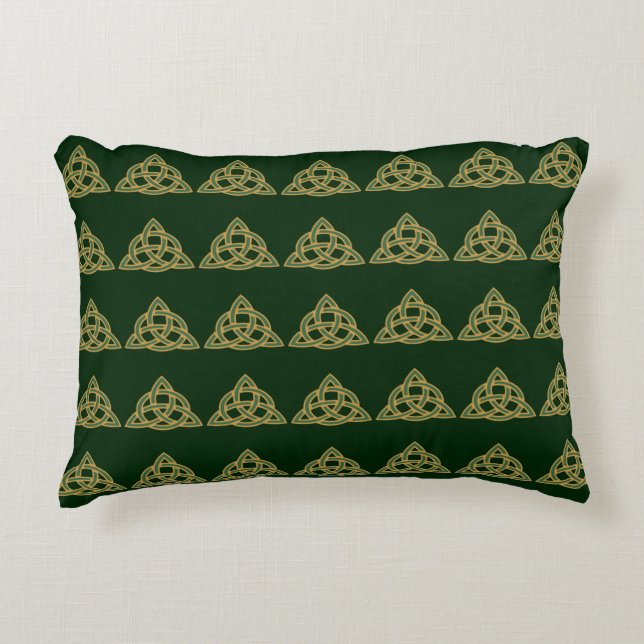Trinity Knot Green Accent Pillow (Front)