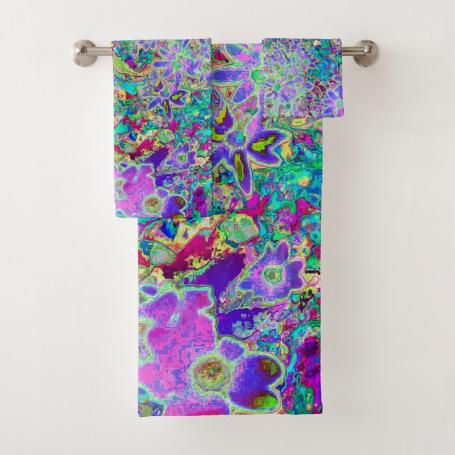 Trippy Abstract Pink and Purple Flowers Bath Towel Set (Insitu)