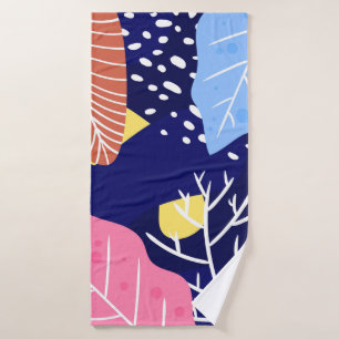 Tropical background with jungle plants. Palm leave Bath Towel