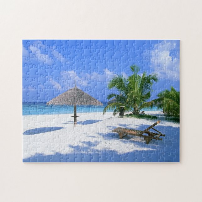 Tropical beach paradise puzzle (Horizontal)
