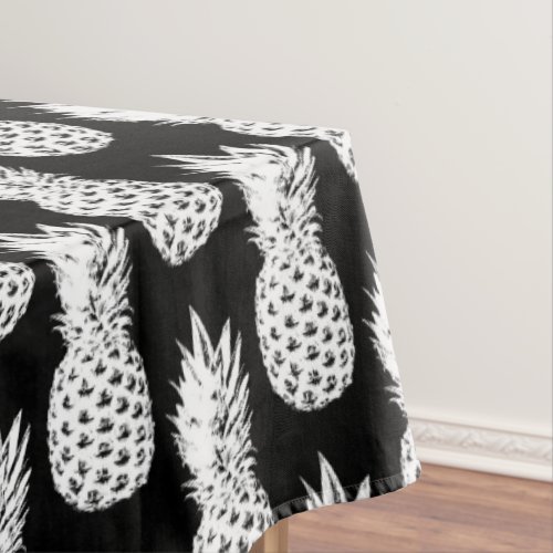 Tropical black pineapple fruit pattern tablecloth