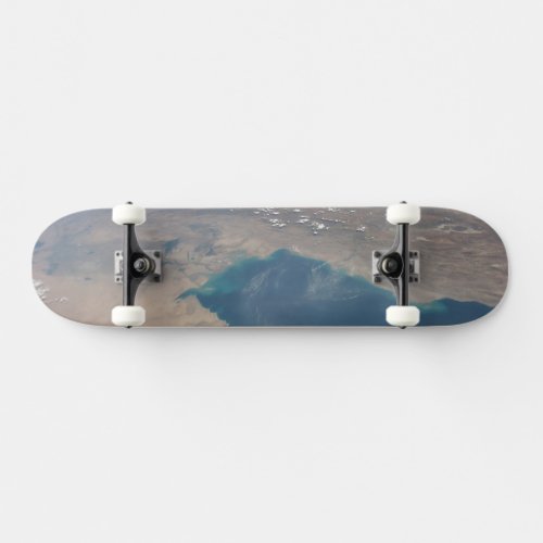 Tropical Blue Waters Of The Persian Gulf Skateboard