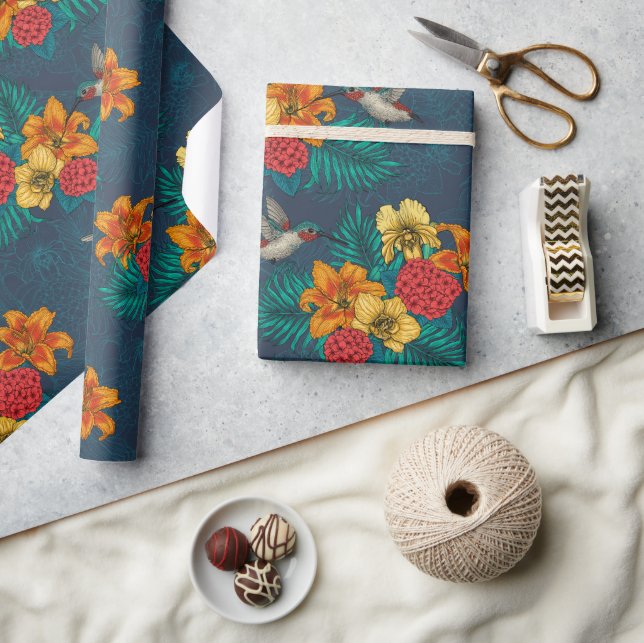 Tropical bouquet and hummingbirds wrapping paper (Crafts)