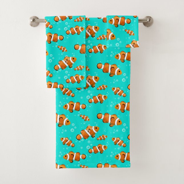 Tropical Clownfish & Bubbles Pattern Bath Towel Set (Insitu)