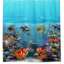 TROPICAL FISH IN THE OCEAN. FISH TANK.  AQUARIUM.