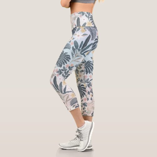 Tropical Grey Gold Foliage Floral Pattern Capri Leggings