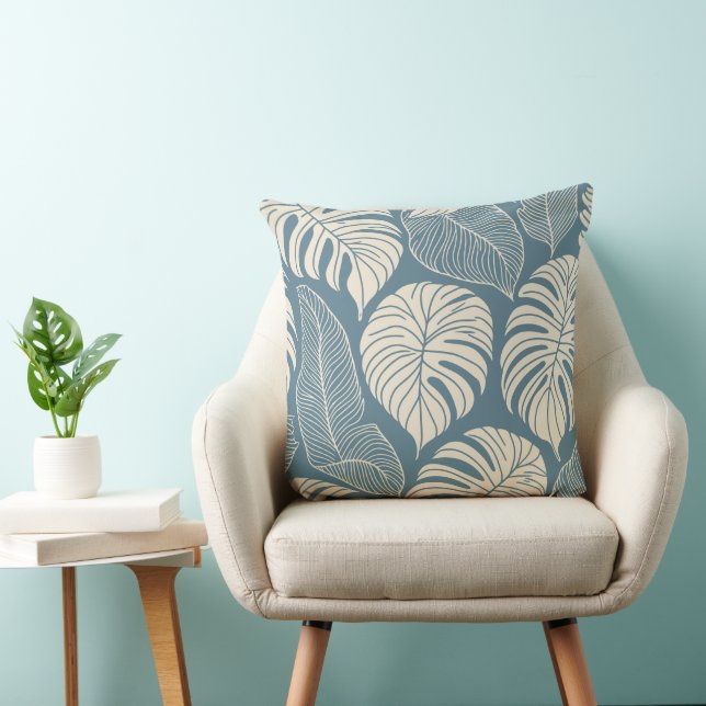 Tropical jungle leaves throw pillow (Chair)
