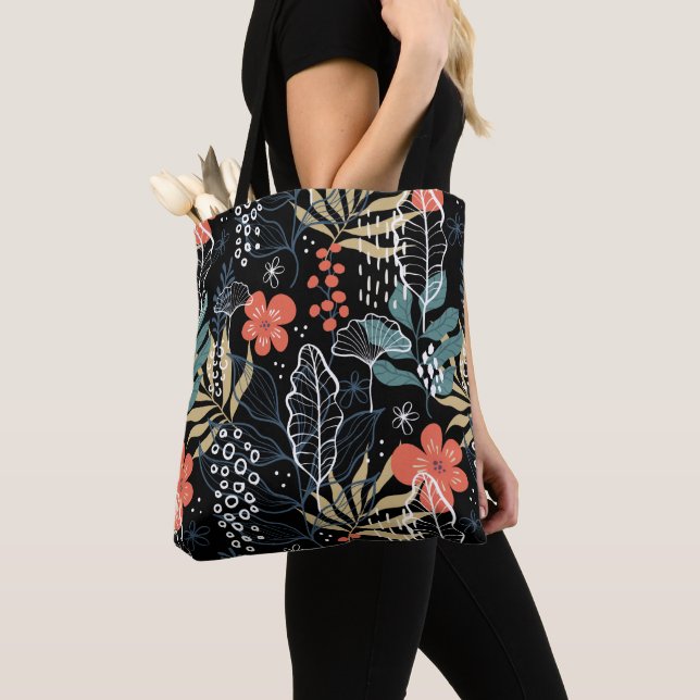 Tropical leaves and flowers pattern tote bag (Close Up)