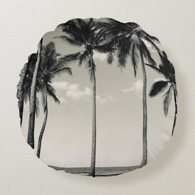 TROPICAL PALM TREE ON THE BEACH ROUND PILLOW (Front)