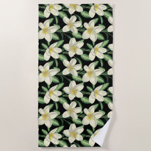 Tropical seamless pattern white flowers green leaf beach towel