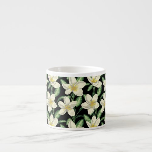 Tropical seamless pattern white flowers green leaf espresso cup