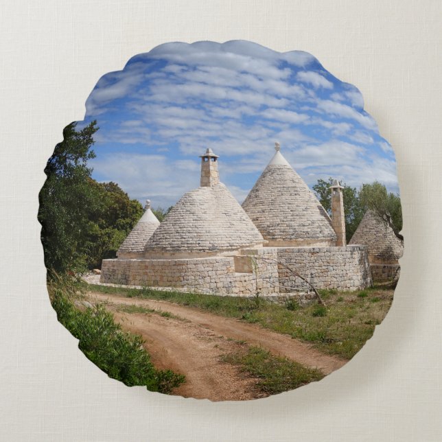 Trulli houses in Puglia/Apulia Round Pillow (Front)
