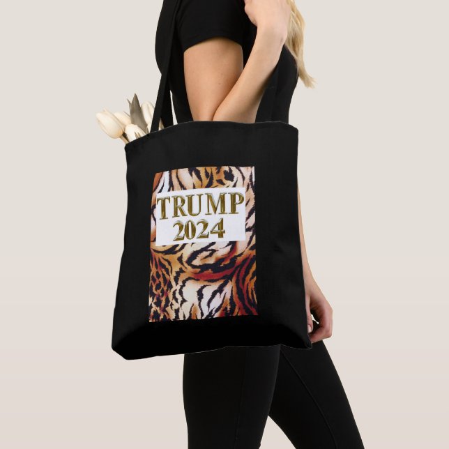 TRUMP 2024 TOTE BAG (Close Up)
