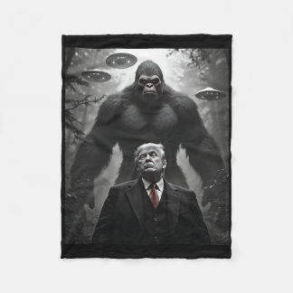 Trump Bigfoot Ufo Alien Encounter Visitation Consp Fleece Blanket