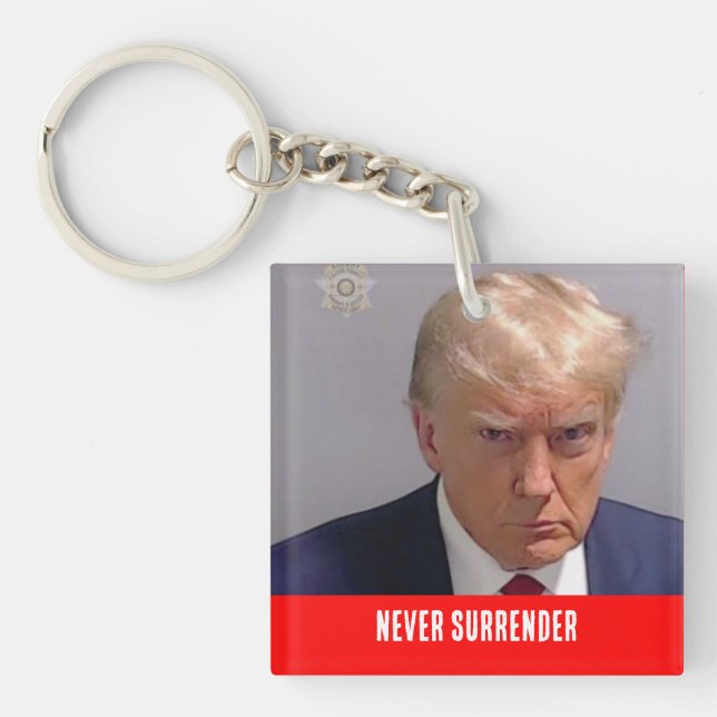  Trump  Never Surrender Button Keychain (Front)